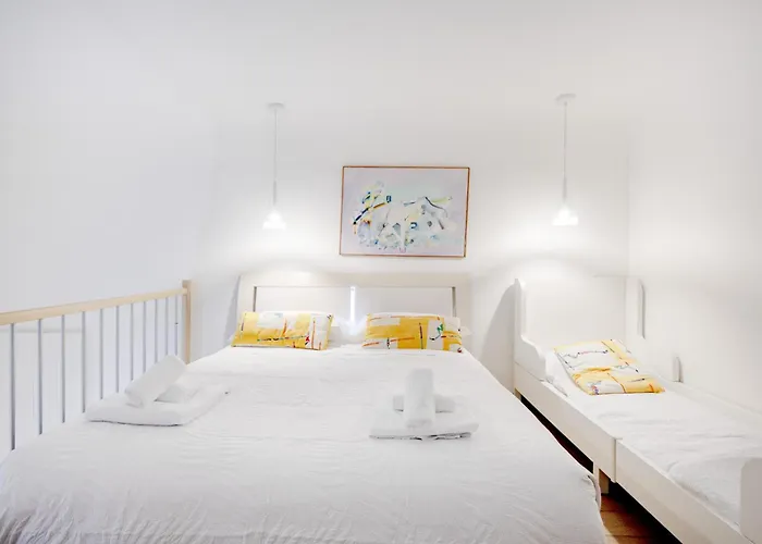 מלון דירות Lemon Tree House 3*