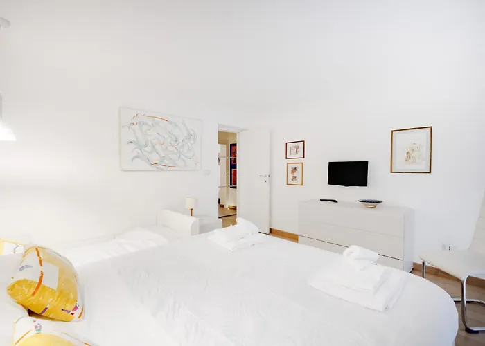 Lemon Tree House מלון דירות